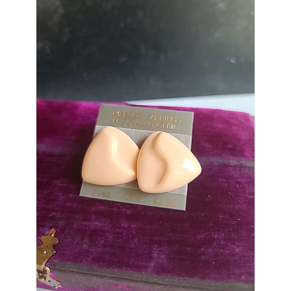 Peach Triangular Plastic Stud Earrings Vintage NOS - Picture 1 of 10